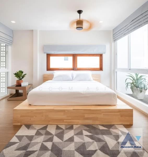 Home Office, Garden View, Big Balcony 5 Bedrooms House for Rent in Sukhumvit, Bangkok near BTS Ekkam, กรุงเทพ, คลองตันเหนือ, วัฒนา, กรุงเทพ, 220 ตร.ม., บ้านเดี่ยว ให้เช่า, โดย Accom Asia, 500475061 - DDproperty.com