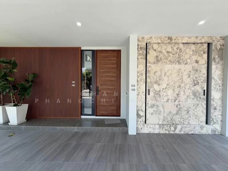 Preecha Ram 3 - Rat Phatthana, Bangkok, Saphan Sung, Bangkok, 4 Bedrooms, 453 sqm, Single Detached House For Sale, by Chanon Phangchienghien, 500475063 - DDproperty.com