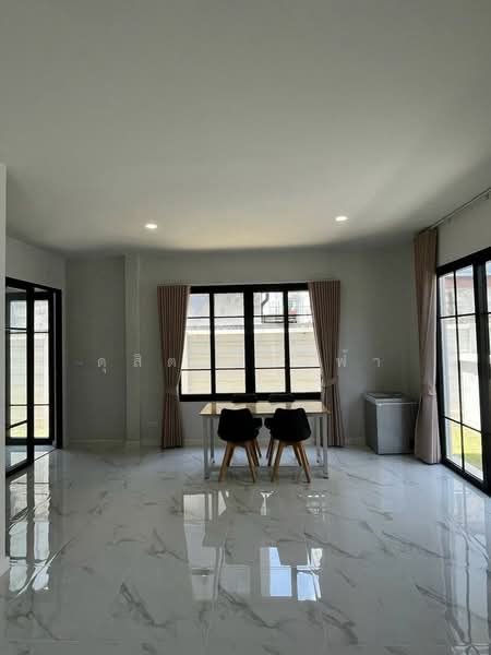 ให้เช่าบ้านเดี่ยวใหม่ ม.เดอะเซนโทร วัน พานทอง ชลบุรี, Chon Buri (Pattaya), Phan Thong, Chon Buri (Pattaya), 3 Bedrooms, 160 sqm, Single Detached House For Rent, by Dusit Saengfa, 500475334 - DDproperty.com