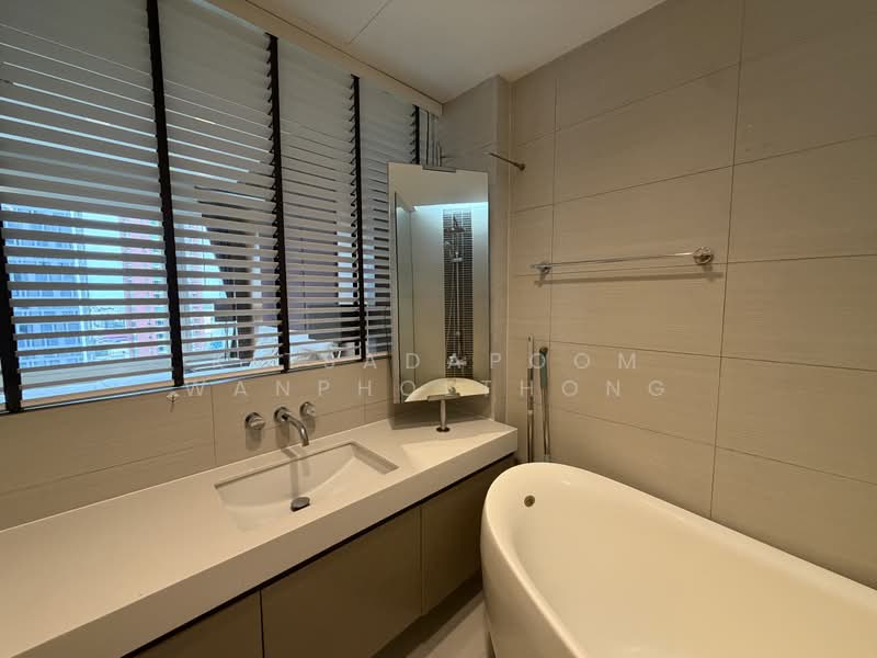 Siri At Sukhumvit, Bangkok, 902 Sukhumvit Road, Phra Kanong, Khlong Toei, Bangkok, 1 Bedroom, 52 sqm, Condo For Rent, by Kitsadapoom Wanpholthong, 500475410 - DDproperty.com