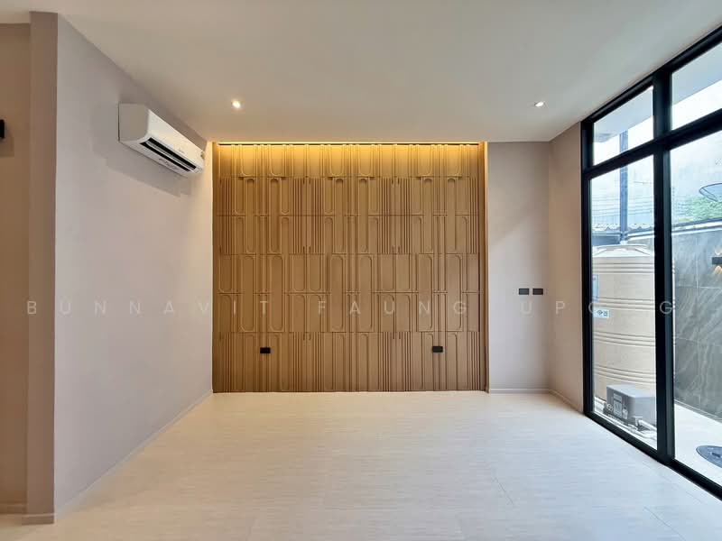 นวมินทร์ 24, Bangkok, นวมินทร์, Khlong Kum, Bueng Kum, Bangkok, 3 Bedrooms, 297 sqm, Single Detached House For Sale, by Bunnavit Faungfupong, 500475438 - DDproperty.com