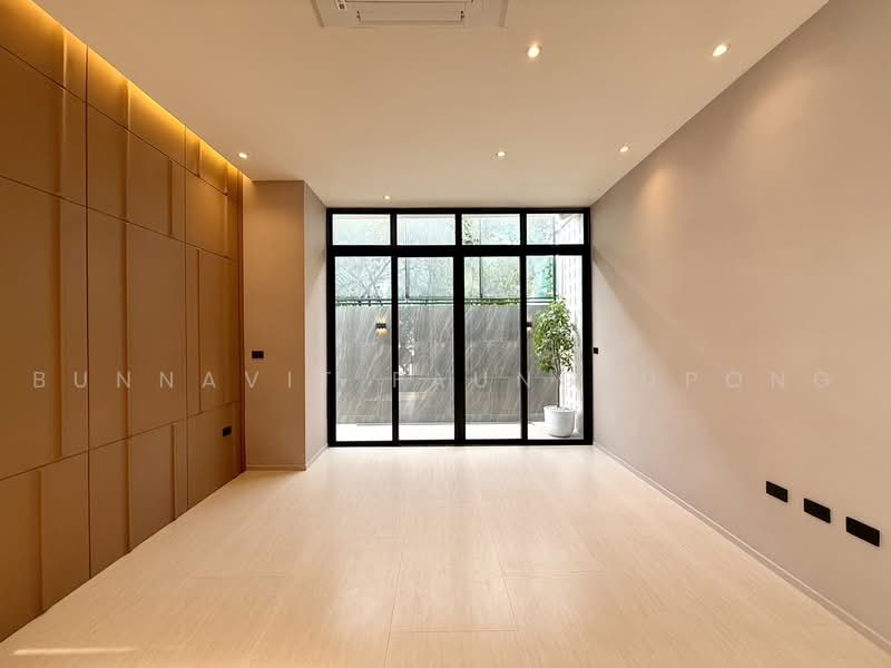 นวมินทร์ 24, Bangkok, นวมินทร์, Khlong Kum, Bueng Kum, Bangkok, 3 Bedrooms, 297 sqm, Single Detached House For Sale, by Bunnavit Faungfupong, 500475438 - DDproperty.com