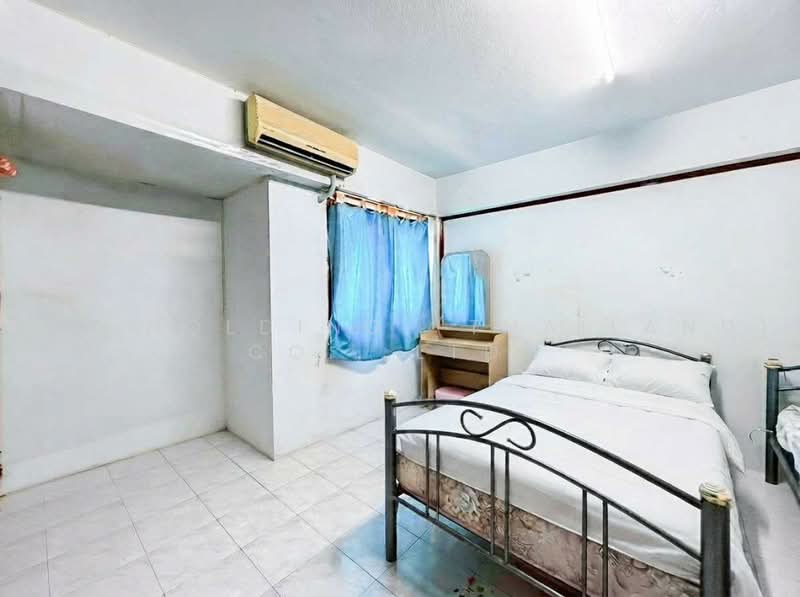 เกร็ดแก้วการ์เด้น 4, Bangkok, Lat Yao, Chatuchak, Bangkok, 5 Bedrooms, 200 sqm, Townhouse For Sale, by ERA Holding (Thailand) Co., Ltd., 500475476 - DDproperty.com