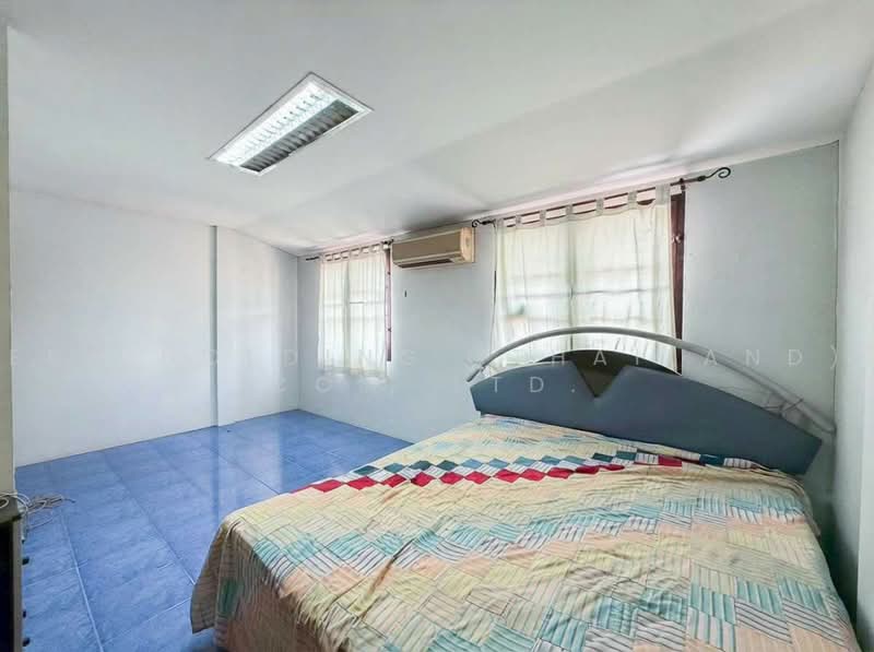 เกร็ดแก้วการ์เด้น 4, Bangkok, Lat Yao, Chatuchak, Bangkok, 5 Bedrooms, 200 sqm, Townhouse For Sale, by ERA Holding (Thailand) Co., Ltd., 500475476 - DDproperty.com