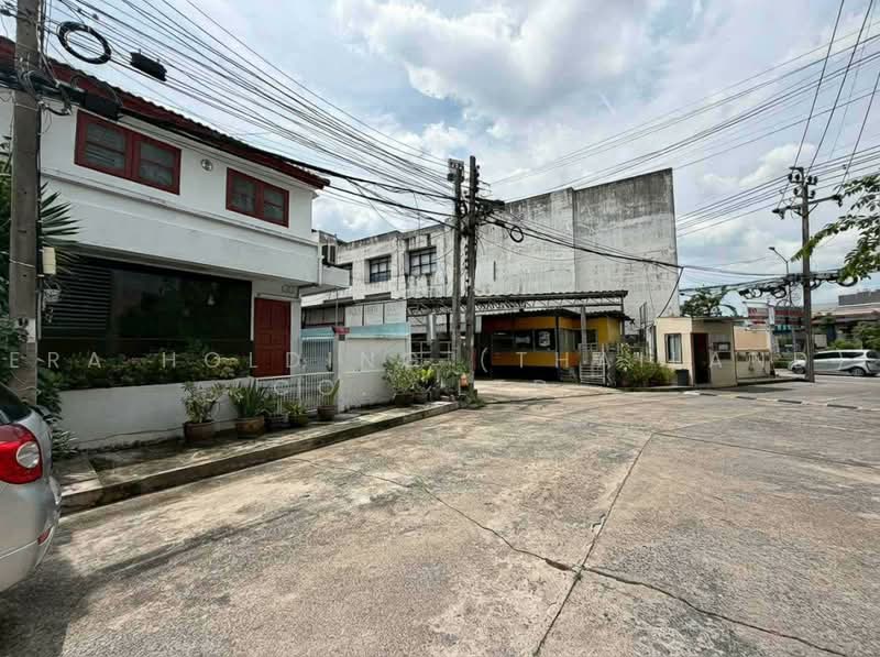 เกร็ดแก้วการ์เด้น 4, Bangkok, Lat Yao, Chatuchak, Bangkok, 5 Bedrooms, 200 sqm, Townhouse For Sale, by ERA Holding (Thailand) Co., Ltd., 500475476 - DDproperty.com