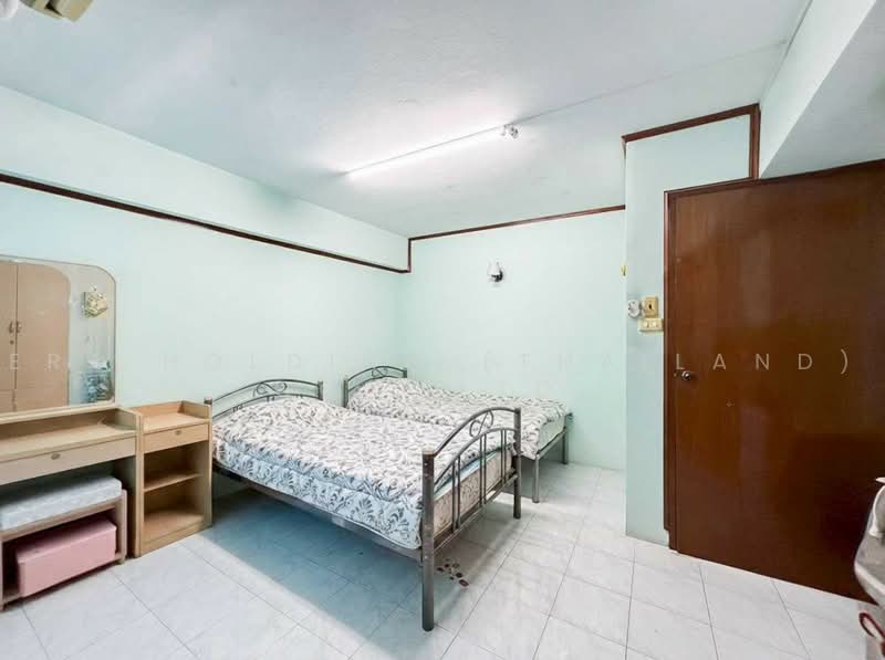 เกร็ดแก้วการ์เด้น 4, Bangkok, Lat Yao, Chatuchak, Bangkok, 5 Bedrooms, 200 sqm, Townhouse For Sale, by ERA Holding (Thailand) Co., Ltd., 500475476 - DDproperty.com