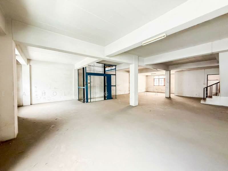 4 คูหาติด ตึกใหญ่, Samut Prakan, Bang Pla, Bang Plee, Samut Prakan, , 1,000 sqm, Shophouse For Sale, by ERA Holding (Thailand) Co., Ltd., 500475513 - DDproperty.com