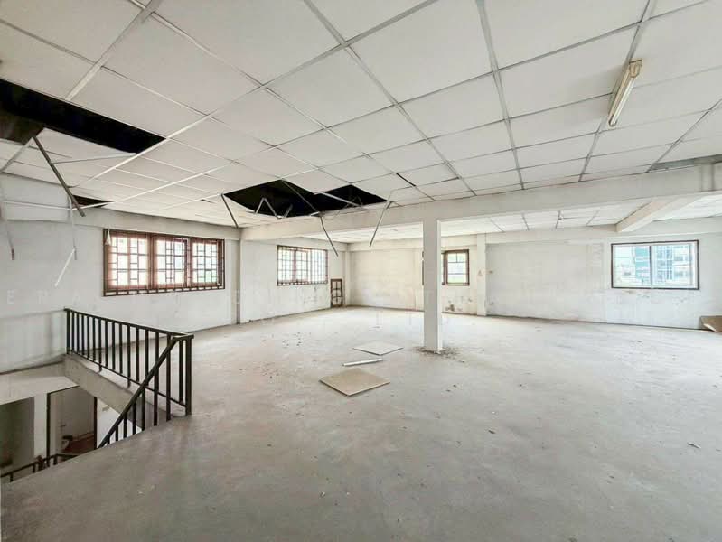 4 คูหาติด ตึกใหญ่, Samut Prakan, Bang Pla, Bang Plee, Samut Prakan, , 1,000 sqm, Shophouse For Sale, by ERA Holding (Thailand) Co., Ltd., 500475513 - DDproperty.com