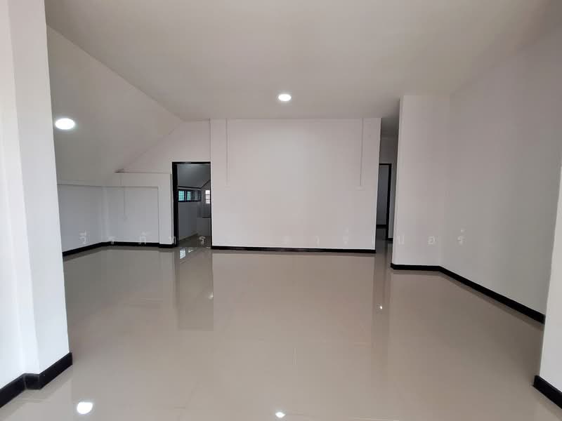 3-Bed Refurbished House for Sale Udon Thani – 2.59M THB, Udon Thani, Sam Phrao, Muang Udon Thani, Udon Thani, 3 Bedrooms, 110 sqm, Single Detached House For Sale, by วีรภัทรา ดาร์เปอร์, 500475518 - DDproperty.com