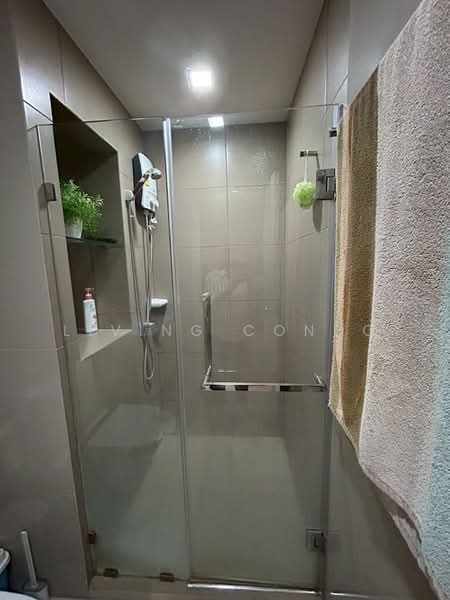 Rich Park @ Triple Station, Bangkok, 591 Srinakarin Road, Suan Luang, Bangkok, 1 Bedroom, 29 sqm, Condo For Rent, by Living Condo, 500475521 - DDproperty.com