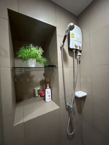 Rich Park @ Triple Station, Bangkok, 591 Srinakarin Road, Suan Luang, Bangkok, 1 Bedroom, 29 sqm, Condo For Rent, by Living Condo, 500475521 - DDproperty.com