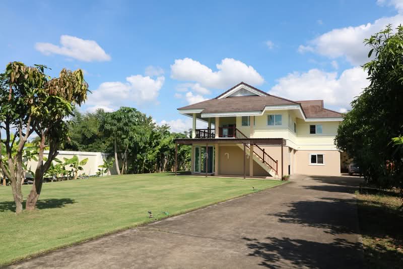 Twin Lakefront Homes for Sale Kumphawapi, Red Lotus Lake Views, Udon Thani, Kumphawapi, Udon Thani, 5 Bedrooms, 450 sqm, Semi-Detached House (Twin House) For Sale, by วีรภัทรา ดาร์เปอร์, 500475534 - DDproperty.com