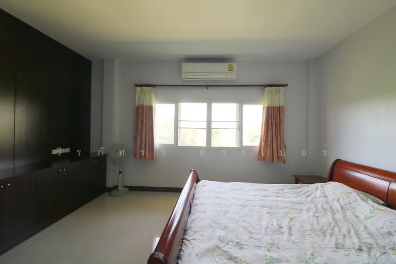 Twin Lakefront Homes for Sale Kumphawapi, Red Lotus Lake Views, Udon Thani, Kumphawapi, Udon Thani, 5 Bedrooms, 450 sqm, Semi-Detached House (Twin House) For Sale, by วีรภัทรา ดาร์เปอร์, 500475534 - DDproperty.com