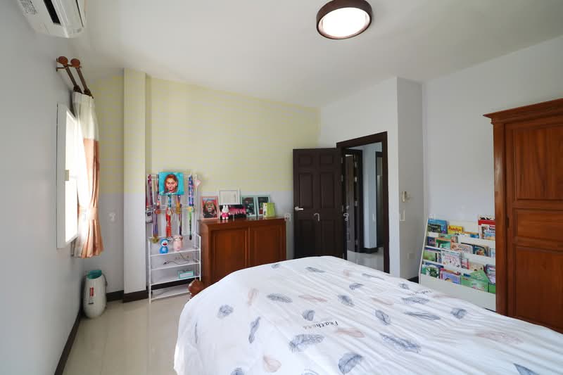 Twin Lakefront Homes for Sale Kumphawapi, Red Lotus Lake Views, Udon Thani, Kumphawapi, Udon Thani, 5 Bedrooms, 450 sqm, Semi-Detached House (Twin House) For Sale, by วีรภัทรา ดาร์เปอร์, 500475534 - DDproperty.com