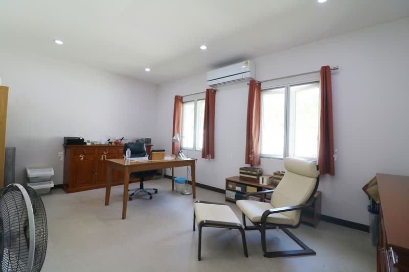 Twin Lakefront Homes for Sale Kumphawapi, Red Lotus Lake Views, Udon Thani, Kumphawapi, Udon Thani, 5 Bedrooms, 450 sqm, Semi-Detached House (Twin House) For Sale, by วีรภัทรา ดาร์เปอร์, 500475534 - DDproperty.com
