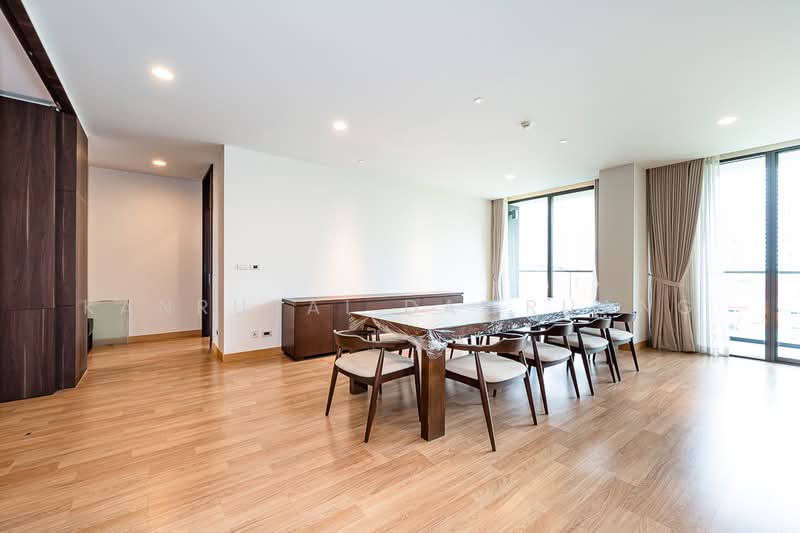 Park Court Sukhumvit 77, Bangkok, T77 Sukhumvit 77, Phra Kanong Nua, Watthana, Bangkok, 4 Bedrooms, 285 sqm, Condo For Sale, by Kanrutai Dawruang, 500475579 - DDproperty.com
