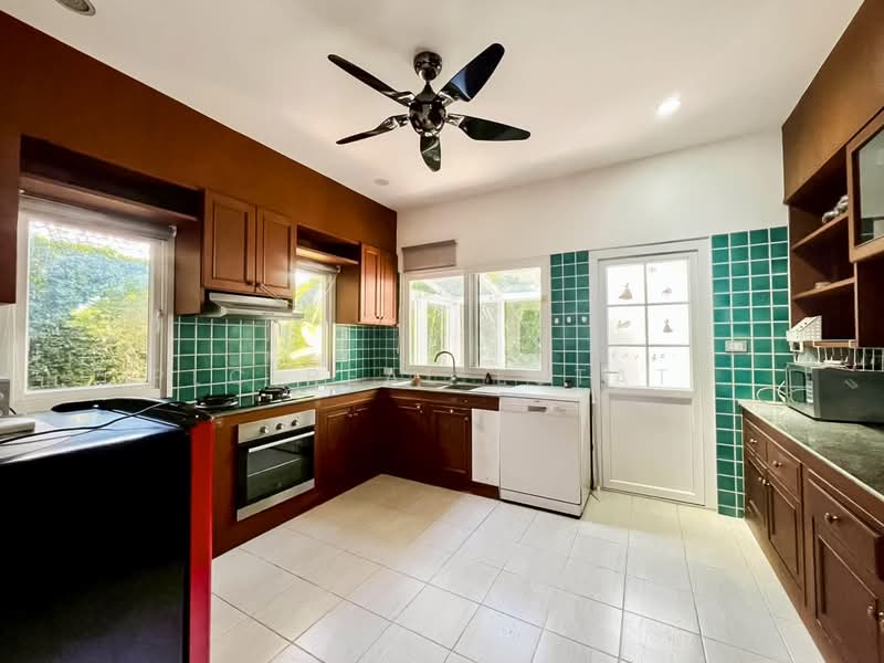 High-End 3 Bedroom Pool Villa for Sale East Pattaya, Chon Buri (Pattaya), Bang Lamung, Bang Lamung (Pattaya), Chon Buri (Pattaya), 3 Bedrooms, 738 sqm, Villa For Sale, by PLC real estate, 500475581 - DDproperty.com