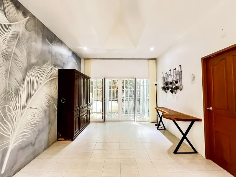 High-End 3 Bedroom Pool Villa for Sale East Pattaya, Chon Buri (Pattaya), Bang Lamung, Bang Lamung (Pattaya), Chon Buri (Pattaya), 3 Bedrooms, 738 sqm, Villa For Sale, by PLC real estate, 500475581 - DDproperty.com