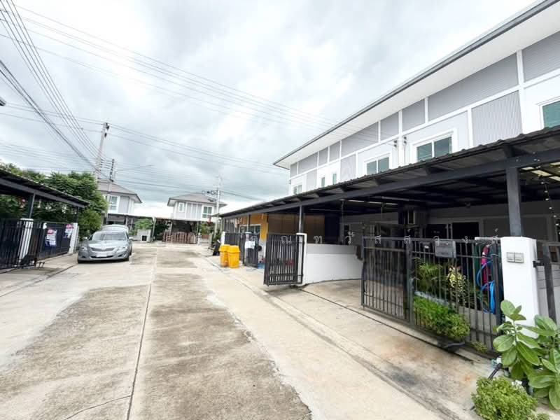 ขาย ทาวน์เฮ้าส์ หมู่บ้านฉัตรหลวง 15 ปทุมธานี, ปทุมธานี, บางเตย, สามโคก, ปทุมธานี, 90 ตร.ม., ทาวน์เฮ้าส์ ขาย, โดย กรณวัสส์ กัณฑวัสส์วงส์, 500475594 - DDproperty.com