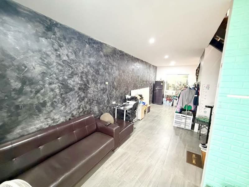ขาย ทาวน์เฮ้าส์ หมู่บ้านฉัตรหลวง 15 ปทุมธานี, Pathum Thani, Bang Toei, Sam Khok, Pathum Thani, 3 Bedrooms, 90 sqm, Townhouse For Sale, by กรณวัสส์ กัณฑวัสส์วงส์, 500475594 - DDproperty.com