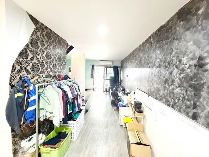 ขาย ทาวน์เฮ้าส์ หมู่บ้านฉัตรหลวง 15 ปทุมธานี, Pathum Thani, Bang Toei, Sam Khok, Pathum Thani, 3 Bedrooms, 90 sqm, Townhouse For Sale, by กรณวัสส์ กัณฑวัสส์วงส์, 500475594 - DDproperty.com
