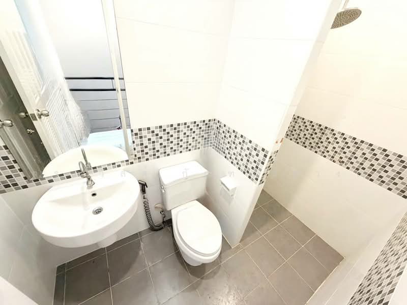 ขาย ทาวน์เฮ้าส์ หมู่บ้านฉัตรหลวง 15 ปทุมธานี, Pathum Thani, Bang Toei, Sam Khok, Pathum Thani, 3 Bedrooms, 90 sqm, Townhouse For Sale, by กรณวัสส์ กัณฑวัสส์วงส์, 500475594 - DDproperty.com