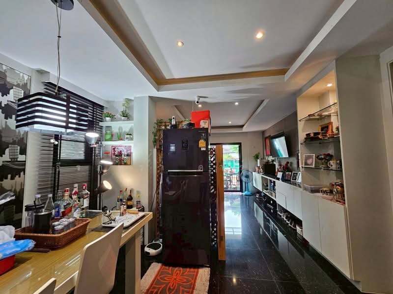 ขายทาวน์โฮม 2 ชั้น 4ห้องนอน ตกแต่งครบ พร้อมเข้าอยู่ได้ทันที!, อุดรธานี, สามพร้าว, เมืองอุดรธานี, อุดรธานี, 96 ตร.ม., บ้านเดี่ยว ขาย, โดย วีรภัทรา ดาร์เปอร์, 500475619 - DDproperty.com