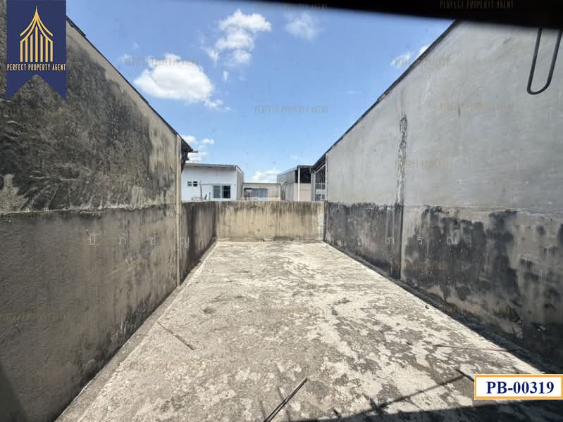 อาคารพานิชย์ หน้าตลาด รามอินทรา 67 ตามสภาพ, Bangkok, Khlong Kum, Bueng Kum, Bangkok, , 200 sqm, Shophouse For Sale, by ปภัชญา ธนัตถ์ภรณ์, 500475645 - DDproperty.com