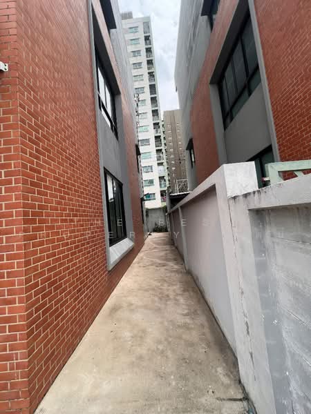 เวิร์ค แอด ไลฟ์ นวมินทร์36 (Work @Life Nawamin36), Bangkok, Khlong Kum, Bueng Kum, Bangkok, 2 Bedrooms, 150 sqm, Townhouse For Sale, by The Best Property รัตน์, 500475654 - DDproperty.com