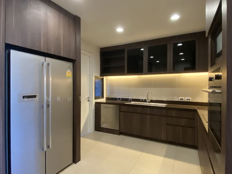 Park Court Sukhumvit 77, Bangkok, T77 Sukhumvit 77, Phra Kanong Nua, Watthana, Bangkok, 4 Bedrooms, 285 sqm, Condo For Sale, by Kanrutai Dawruang, 500475660 - DDproperty.com