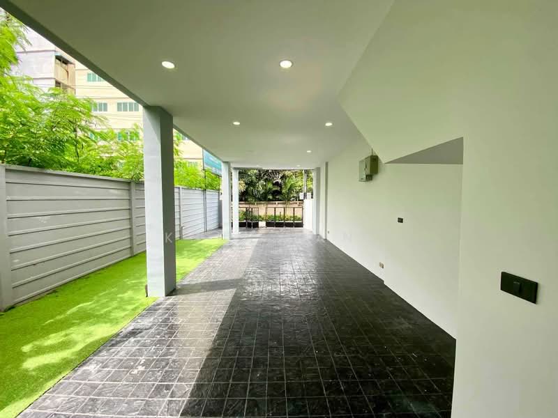 For rent Home office Sukhumvit 101/1 Company registration is allowed ( SPSEVE2208 ), Bangkok, สุขุมวิท 101/1, Bang Chak, Phra Khanong, Bangkok, , 237 sqm, Shophouse For Rent, by Khun EVE, 500475719 - DDproperty.com