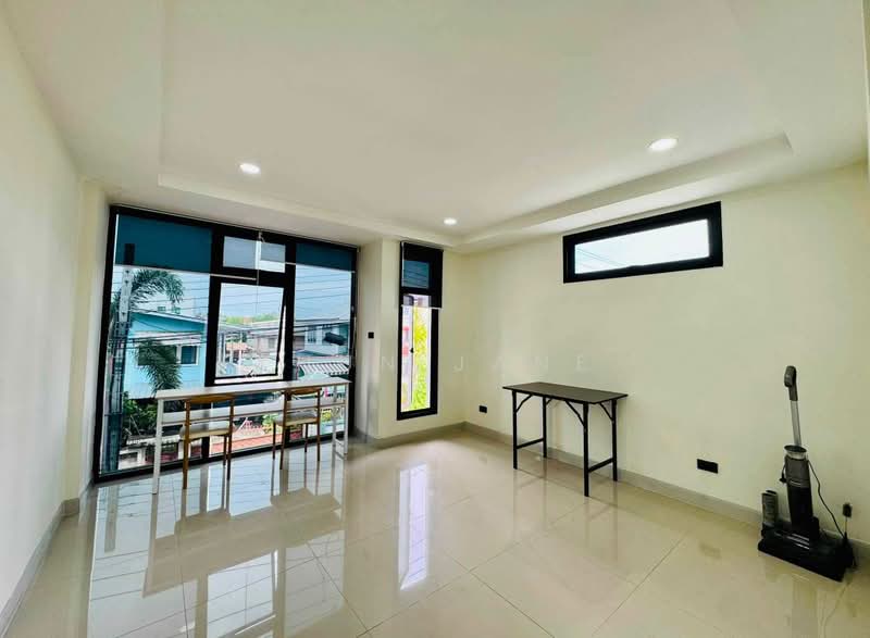 For rent Home office Sukhumvit 101/1 Company registration is allowed ( SPSEVE2208 ), Bangkok, สุขุมวิท 101/1, Bang Chak, Phra Khanong, Bangkok, , 237 sqm, Shophouse For Rent, by Khun EVE, 500475719 - DDproperty.com