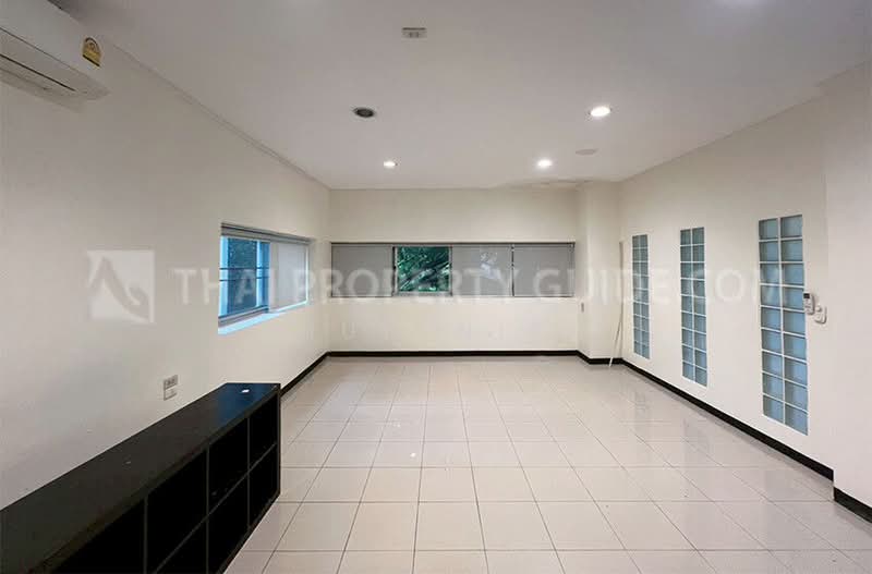 Panya Pattanakarn Village, Bangkok, Soi Phatthanakarn 30, Suan Luang, Bangkok, 4 Bedrooms, 400 sqm, Single Detached House For Rent, by Khun Nita, 500475725 - DDproperty.com