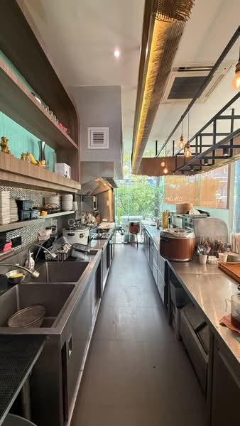 For Rent Retail Space BTS Phromphong For Restaurant Cafe Sukhumvit Watthana Parking, Bangkok, สุขุมวิท, Khlong Tan Nua, Watthana, Bangkok, , 150 sqm, Retail Space For Rent, by Konrarat Deesawat, 500475769 - DDproperty.com