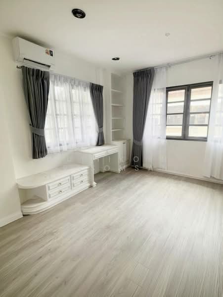 Ladawan Srinakarin, Samut Prakan, Srinakarin Road, Bang Kaeo, Bang Plee, Samut Prakan, 4 Bedrooms, 330 sqm, Single Detached House For Rent, by Wuthikorn Prasomsan, 500475782 - DDproperty.com