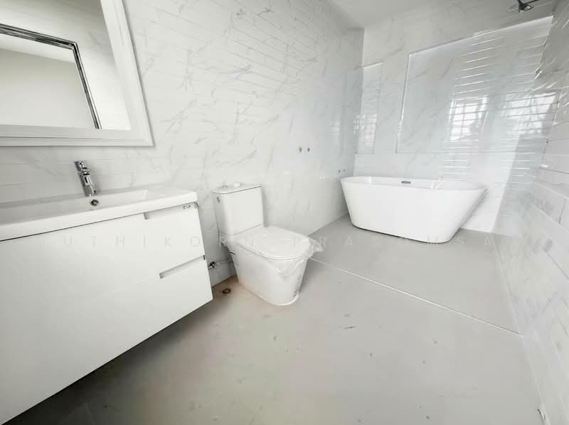 Ladawan Srinakarin, Samut Prakan, Srinakarin Road, Bang Kaeo, Bang Plee, Samut Prakan, 4 Bedrooms, 330 sqm, Single Detached House For Rent, by Wuthikorn Prasomsan, 500475782 - DDproperty.com