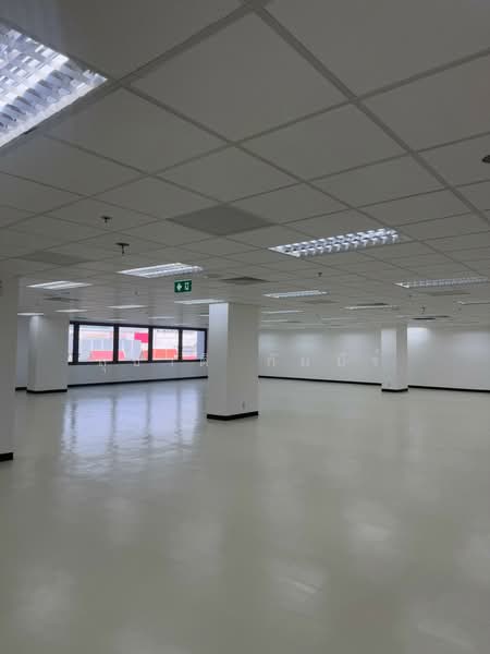Rent Office space near MRT Phetchaburi, Bangkok, Bang Kapi, Huai Khwang, Bangkok, , 373 sqm, Office Space For Rent, by Suchart Gambhir, 500475815 - DDproperty.com