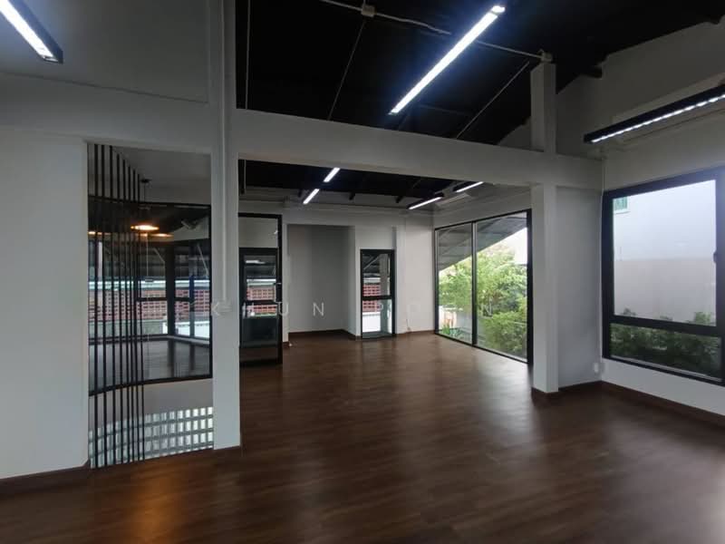 Standalone Office Building for Rent – Ladprao 64 | Parking for 10+ Cars (SPSSR352), Bangkok, ลาดพร้าว 64, Wang Thonglang, Bangkok, , 361 sqm, Office Space For Rent, by Khun Poon, 500475890 - DDproperty.com
