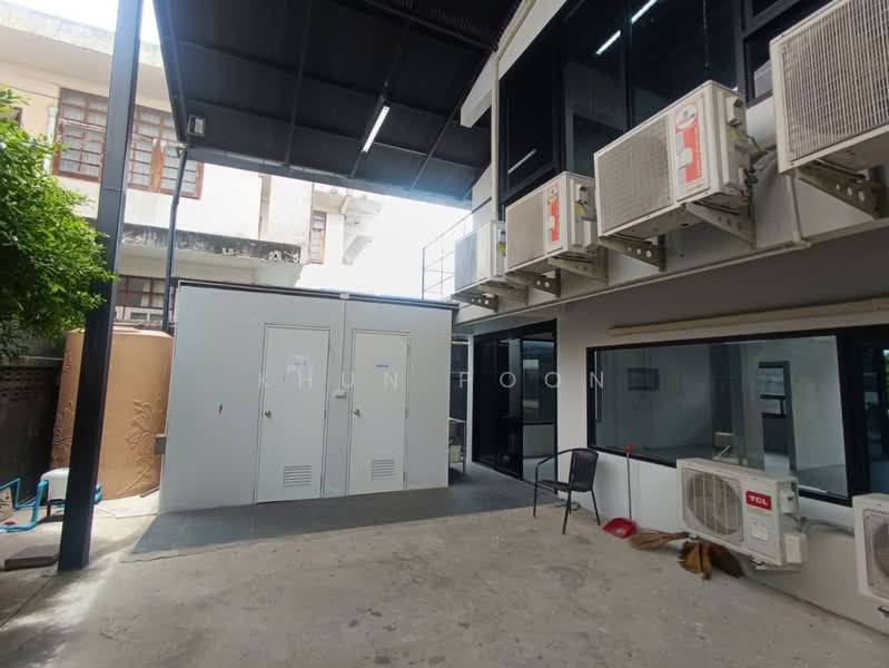 Standalone Office Building for Rent – Ladprao 64 | Parking for 10+ Cars (SPSSR352), Bangkok, ลาดพร้าว 64, Wang Thonglang, Bangkok, , 361 sqm, Office Space For Rent, by Khun Poon, 500475890 - DDproperty.com