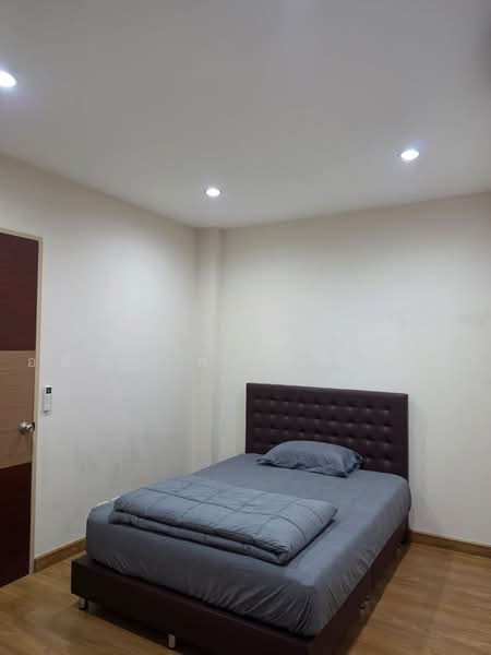 Mrt คู้บอน, Bangkok, Ram Inthra, Khan Na Yao, Bangkok, 4 Bedrooms, 360 sqm, Single Detached House For Rent, by Adisorn Ploymeerassamee, 500475901 - DDproperty.com