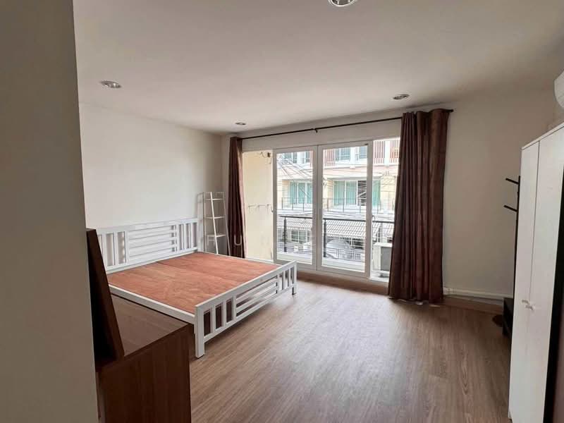Baan Klang Muang Urbanion Rama 9-Ladprao, Bangkok, Soi Ladprao 84, Ladprao Road, Wang Thonglang, Bangkok, 2 Bedrooms, 180 sqm, Townhouse For Rent, by Khun EVE, 500475932 - DDproperty.com