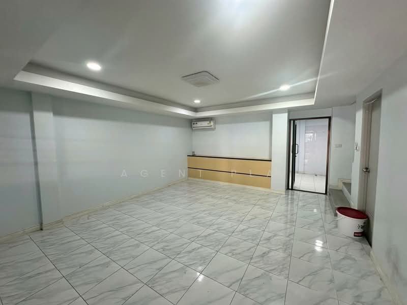 Home Office for Rent, Ladprao Soi 80, Company Registration Possible (SPSAD4119), Bangkok, Wang Thonglang, Bangkok, 3 Bedrooms, 300 sqm, Townhouse For Rent, by Agent Pla, 500475936 - DDproperty.com