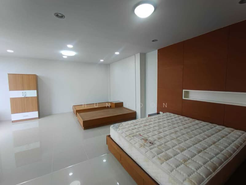 Home Office for Rent – Town in Town | Private Parking for 15+ Cars (SPSSR353), Bangkok, ศรีวรา, Phlapphla, Wang Thonglang, Bangkok, , 820 sqm, Shophouse For Rent, by Khun Poon, 500475959 - DDproperty.com