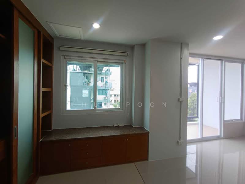 Home Office for Rent – Town in Town | Private Parking for 15+ Cars (SPSSR353), Bangkok, ศรีวรา, Phlapphla, Wang Thonglang, Bangkok, , 820 sqm, Shophouse For Rent, by Khun Poon, 500475959 - DDproperty.com