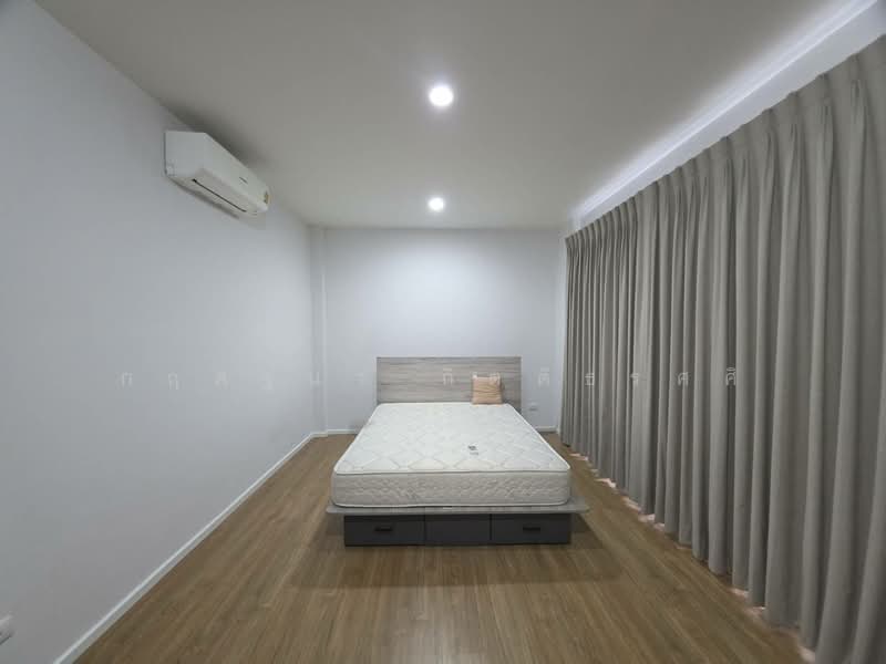 Baan Klang Muang The Edition Rama 9-Krungthep Kreetha, Bangkok, Kanchanaphisek Road 23, Saphan Sung, Bangkok, 4 Bedrooms, 218 sqm, Semi-Detached House (Twin House) For Sale, by กฤศฐนา กิตติธรศศิ, 500475966 - DDproperty.com