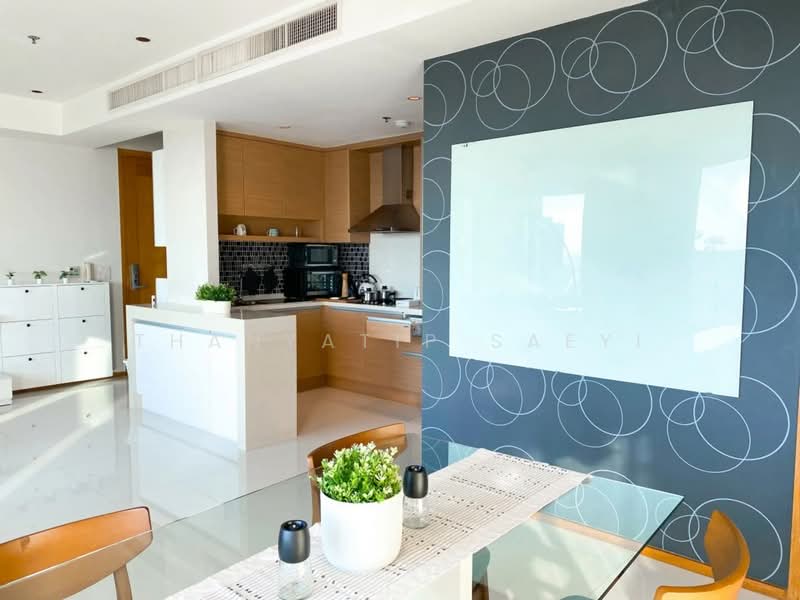 The Emporio Place, Bangkok, 93 Soi Sukhumvit 24, Sukhumvit Road, Khong Tan, Khlong Toei, Bangkok, 2 Bedrooms, 110 sqm, Condo For Rent, by Thanyatip Saeyi, 500476064 - DDproperty.com