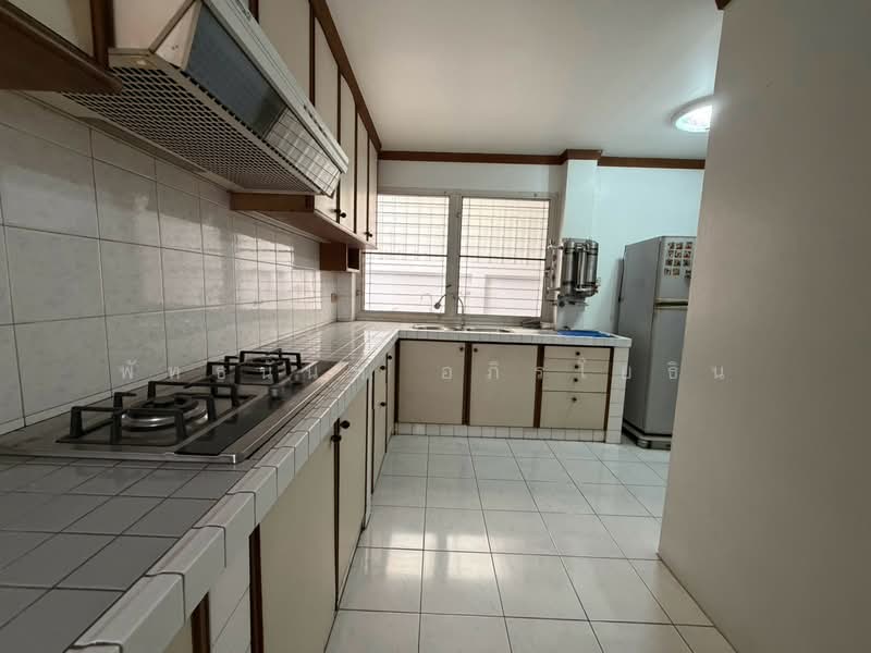 บ้านส่วนตัว ใจกลางกรุงเทพฯ มุมสงบใจกลางอารีย์, Bangkok, Phaya Thai, Bangkok, 4 Bedrooms, 250 sqm, Single Detached House For Sale, by Pattanan Apirayothin, 500476085 - DDproperty.com