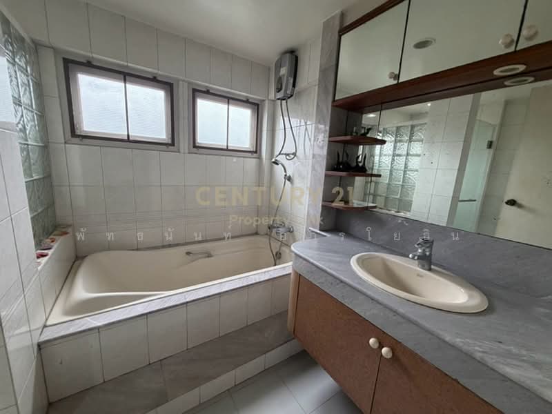 บ้านส่วนตัว ใจกลางกรุงเทพฯ มุมสงบใจกลางอารีย์, Bangkok, Phaya Thai, Bangkok, 4 Bedrooms, 250 sqm, Single Detached House For Sale, by Pattanan Apirayothin, 500476085 - DDproperty.com