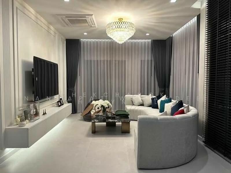 Grand Bangkok Boulevard Krungthepkritha, Bangkok, Srinakarin-Romklao Road, Khlong Sam Prawet, Lat Krabang, Bangkok, 5 Bedrooms, 604 sqm, Single Detached House For Sale, by Nantapat Warakdee, 500476182 - DDproperty.com