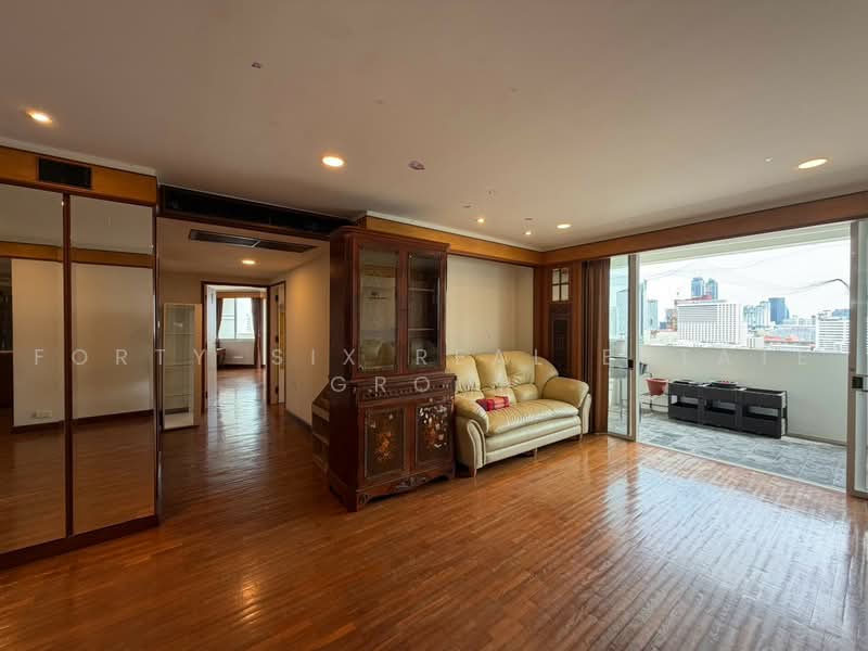 D.S. Tower 2 Sukhumvit 39, Bangkok, Soi Sukhumvit 39, Khlong Tan Nua, Watthana, Bangkok, 2 Bedrooms, 137 sqm, Condo For Sale, by Forty-Six Real Estate Group, 500476219 - DDproperty.com